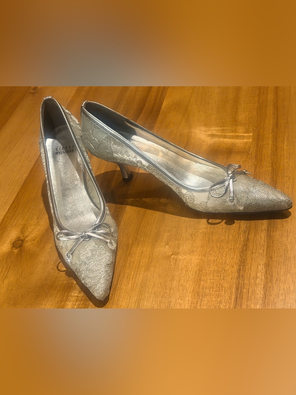 Stuart Weitzman Silver Lace Kitten Heel Pumps in a US Women's Size 8